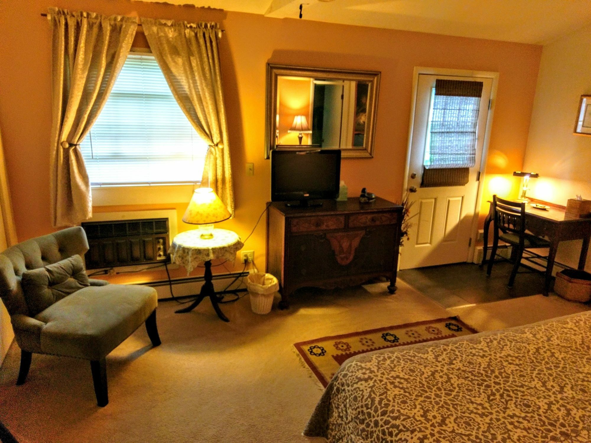 Inn At Charlotte B&B Burlington Exteriör bild